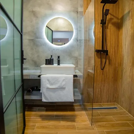 Luxury 2-bedroom 2-bath With Balcony Near Pipera Metro Διαμέρισμα Βουκουρέστι