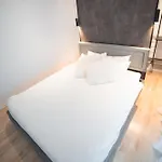 Two-bedroom With Wraparound Balcony Near Pipera Metro 公寓 布加勒斯特