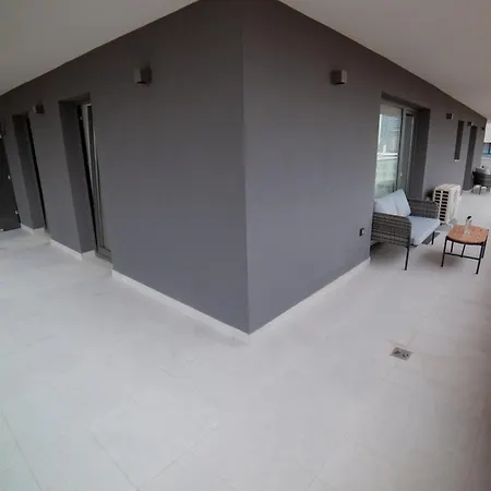 Two-bedroom With Wraparound Balcony Near Pipera Metro Appartamento Bucarest