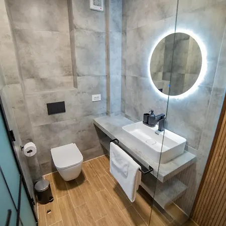 Luxury 2-bedroom 2-bath With Balcony Near Pipera Metro *