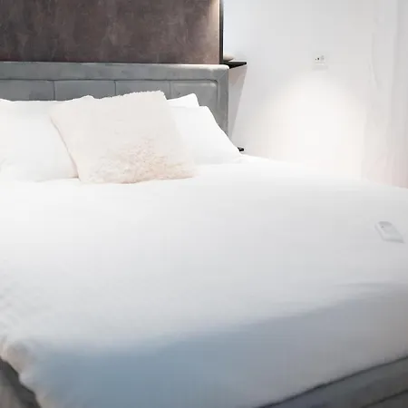 Luxury 2-bedroom 2-bath With Balcony Near Pipera Metro Appartamento