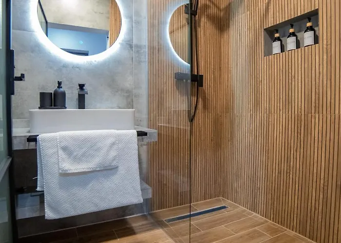 Luxury 2-bedroom 2-bath With Balcony Near Pipera Metro Bucharest