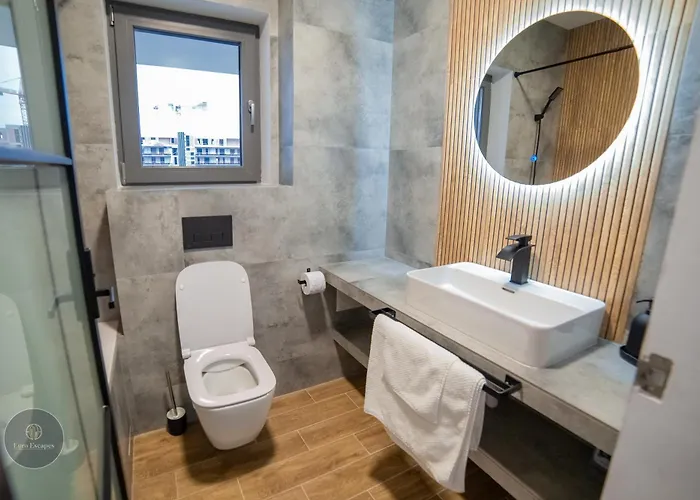 Luxury 2-bedroom 2-bath With Balcony Near Pipera Metro Apartman *