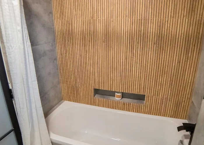 Apartman Luxury 2-bedroom 2-bath With Balcony Near Pipera Metro Bukarest