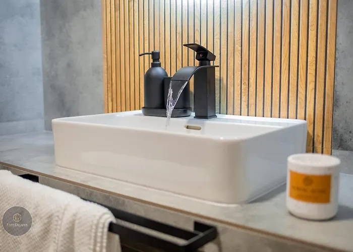 Luxury 2-bedroom 2-bath With Balcony Near Pipera Metro * Bucharest