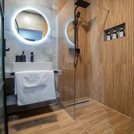 Luxury 2-bedroom 2-bath With Balcony Near Pipera Metro Boekarest