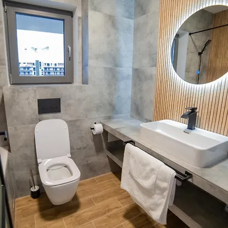 Luxury 2-bedroom 2-bath With Balcony Near Pipera Metro Appartement *