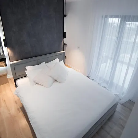 Appartement Luxury 2-bedroom 2-bath With Balcony Near Pipera Metro *