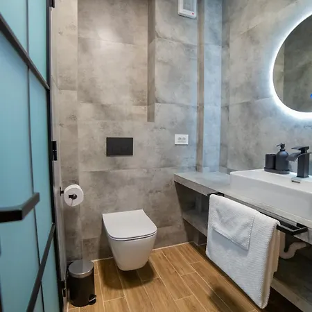 Luxury 2-bedroom 2-bath With Balcony Near Pipera Metro * Boekarest