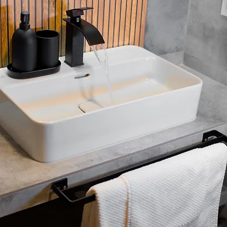 Luxury 2-bedroom 2-bath With Balcony Near Pipera Metro Appartement Boekarest